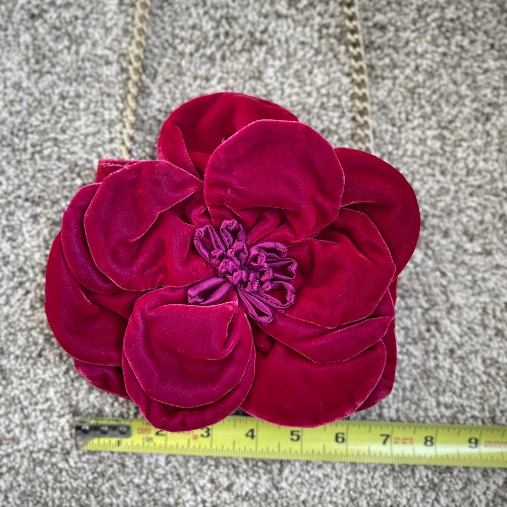 Small Kate spade velvet cross body bag with gold chain